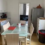 Au Centre De Pret Du