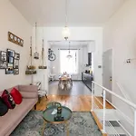 Superb 3 Bedroom & 3 Bathroom Duplex In Centre *