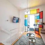 Superb 3 Bedroom & 3 Bathroom Duplex In Centre *