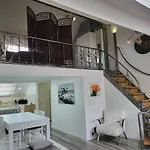 Duplex Elegant Situe A 1min De La Gare Du Nord * Brussels
