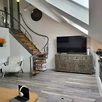 Duplex Elegant Situe A 1Min De La Gare Du Nord