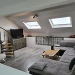 Duplex Elegant Situe A 1min De La Gare Du Nord Apartment Brussels