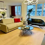 Urbanstay Suites Grand Place Luxury Apartment
