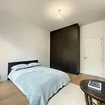 Elegant Flat Cinquantenaire