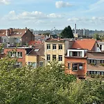 Appartement Une Chambre Moderne Avec Vue Imprenable Sur Le Parc Et Immense Terrasse - Ideal Pour Une Escapade Urbaine!