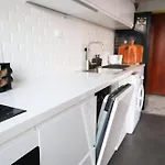Appartement Furnished - Bright, Modern In Brussels, 15 Minutes Walk From The Atomium Brussel