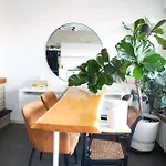Furnished - Bright, Modern In Brussels, 15 Minutes Walk From The Atomium Appartement Brussel