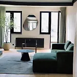 Luxury 200Sqm Appartment / Hot Tub / Sauna