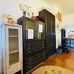 Quiet And Colorfull Flat In The Center Of Appartement *