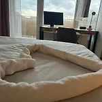 Appartement Une Chambre Moderne Avec Vue Imprenable Sur Le Parc Et Immense Terrasse - Ideal Pour Une Escapade Urbaine!