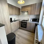 Appartement Lumineux Dans Un Quartier Anime #2 Brussel