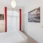 Apartment in Brussels, Lantsheere by Homenhancement SA