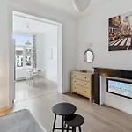 Apartment in Brussels, Lantsheere by Homenhancement SA