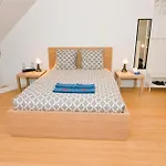 Family Duplex Getaway - Perfectly Positioned For City Adventures