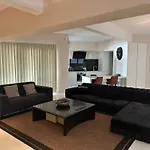 Beautiful Loft In The Center Of *