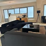Beautiful Loft In The Center Of *