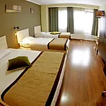 Albert Hotel