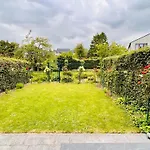 Town House With Garden - 1 Room With Shared Bathroom