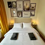 Urbanstay Suites - Jacqmain Downtown Suite