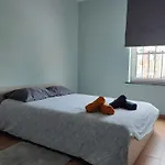 Chambre Confortable Avec Un Lit Double A Schaerbeek Cle Bleu
