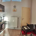 Studio Entier Avec Balcon - Tour Et Taxis