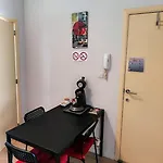 Appartement Studio Entier Avec Balcon - Tour Et Taxis Brussel