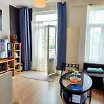 Studio Entier Avec Balcon - Tour Et Taxis Appartement Brussel