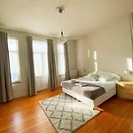 Cute Flat In Appartement *
