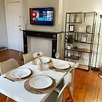 Cute Flat In Appartement *