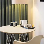Ibis Styles Louise Hotel 3*