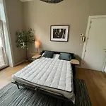 Superbe Appartement 1 Chambre, Renove A Ixelles