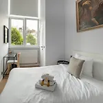 Apartment Toison D'or
