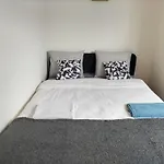 Appartement New Cozy In Porte De Hal *