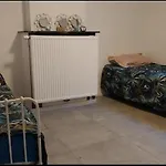Chambre Deux Lits Celibataires Sous -Sol Cle Ancien