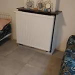 Chambre Deux Lits Celibataires Sous -Sol Cle Ancien