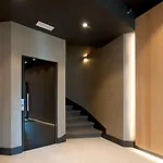 Modern Central 1Br Suite - 90 Sqm