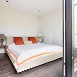 *New*Premium Tranquil Apartment Close To Centre