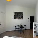 Studio Issa