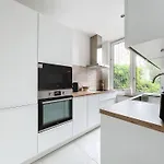 Bright And Cosy Apartment