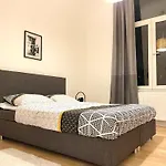 Charming Uccle - 1 Bedroom Appartement Brussel