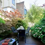 Luxurious 6-Br Mansion Near European Union