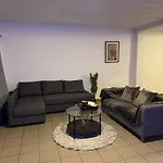 De Luxe Entierement Renove - Proche Aeroport De Bruxelles, Quartier Chic Appartement Brussel