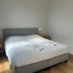Charming Uccle With Views Appartement Brussel