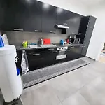 Modern In Molenbeek-saint-jean / 77 M² / Parking Appartement Brussel