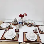 Modern In Molenbeek-saint-jean / 77 M² / Parking Appartement