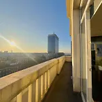 Lovely Loft In Panoramic View!