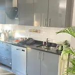Strelitzyahouse *