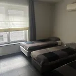 Charming With Balcony Views Appartement