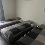 Charming With Balcony Views Appartement Brussel