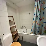 Lumineux Appartement- Quartier Louise